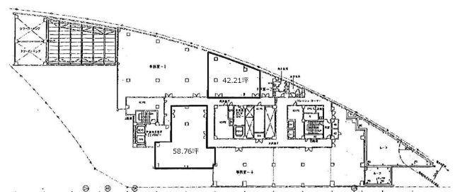 ゆであげパスタ&ピザ ラ・パウザ』 横浜桜木町のクロスゲートシティ3Fテラス“緑のビアガーデン”ハイボールタワー「ゼウス」導入決定！～2011年7月29日