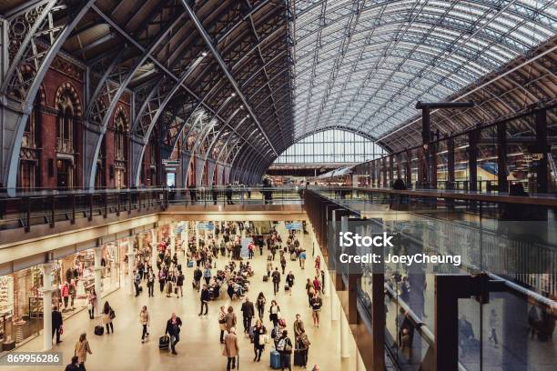 5,597 セントパンクラス駅 Stock Photos,