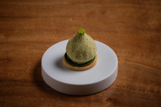 洗練スイーツの数々に舌鼓！フォーシーズンズホテル東京大手町にフェスティブ限定アフタヌーンティー＆ケーキが初登場Precious.jp プレシャス