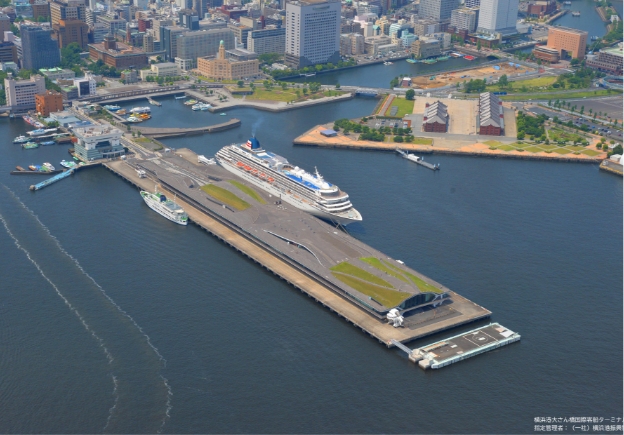 横浜港大さん橋国際客船ターミナル夜景を楽しもう