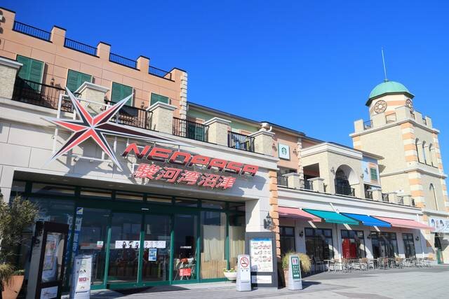 新東名から見た富士山の美しい風景