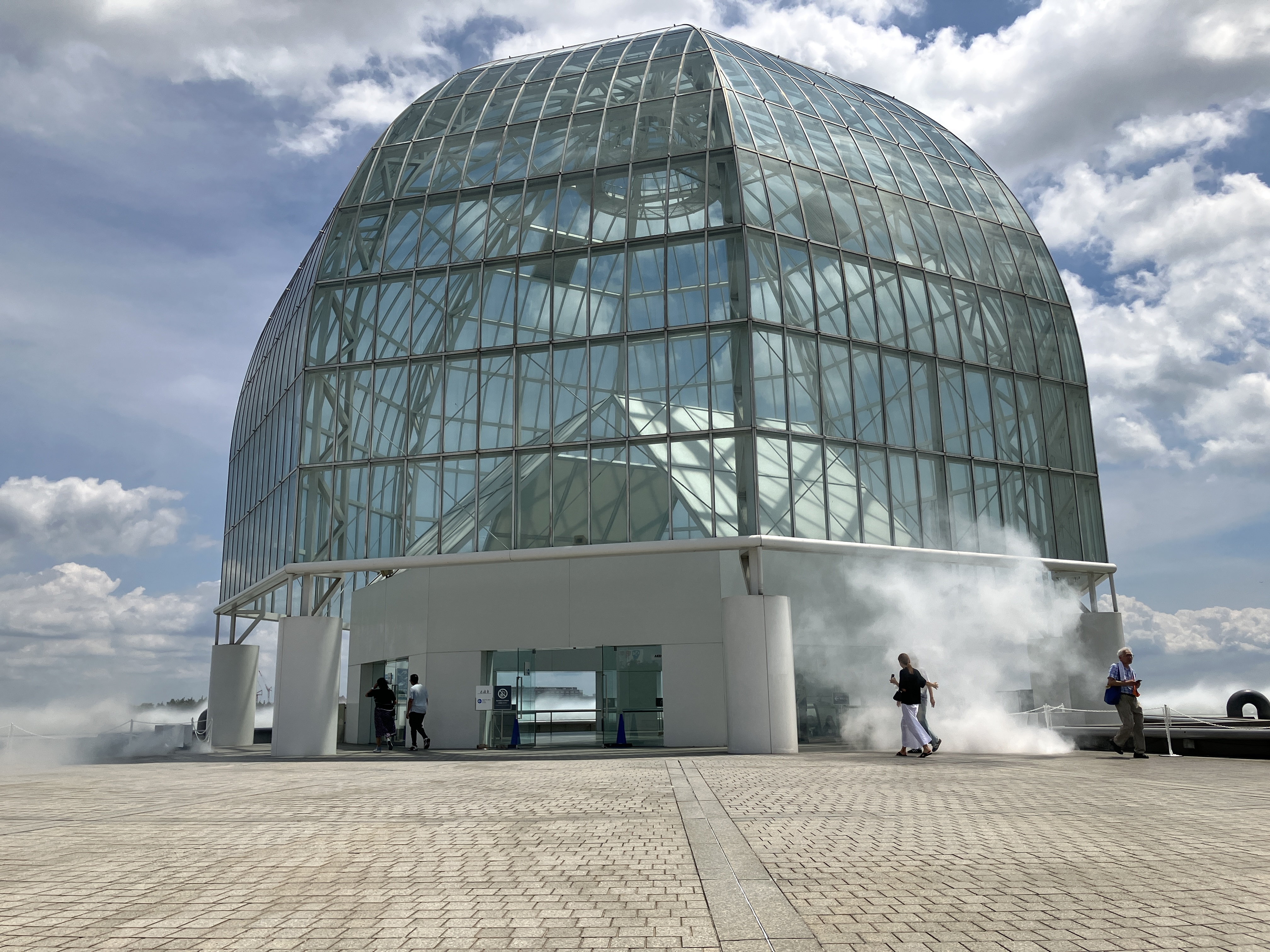 夏休みに行きたい東京葛西臨海公園！蜷川実花のアート作品がクリスタルビューを彩る