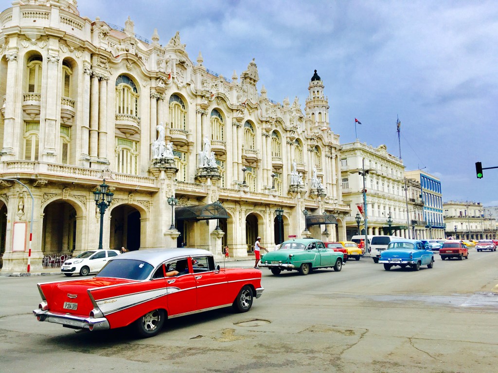 海外で自由気ままな旅を！男一人旅におすすめの国15選 - Tripa トリパ