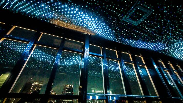 毎週月曜日20時〜22時まで 2時間限定で点灯する インフィニティ・ダイヤモンドヴェールの