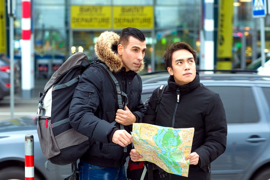 外国人に道案内をした女性 後日、警察から電話を受けゾッとする – grapeグレイプ