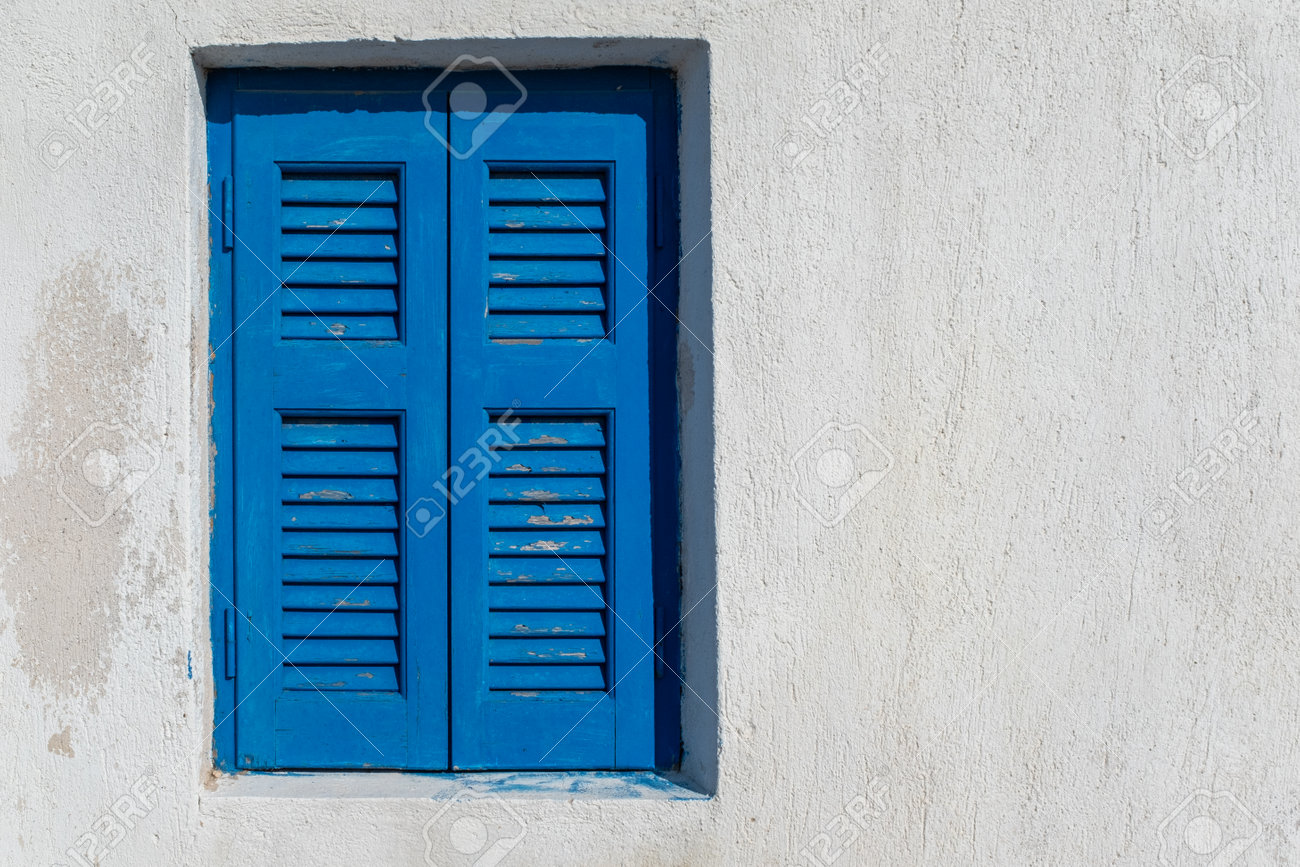 ギリシャの青い海と白い家 白の遮熱効果所沢、入間、狭山市で屋根工事や雨漏り修繕なら街の屋根やさん所沢店