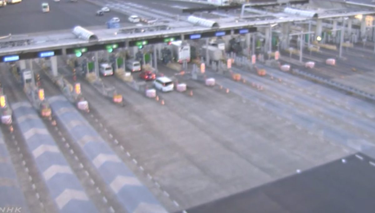 東名高速の事故。通行止め・リアルタイム・火災チューリッヒ