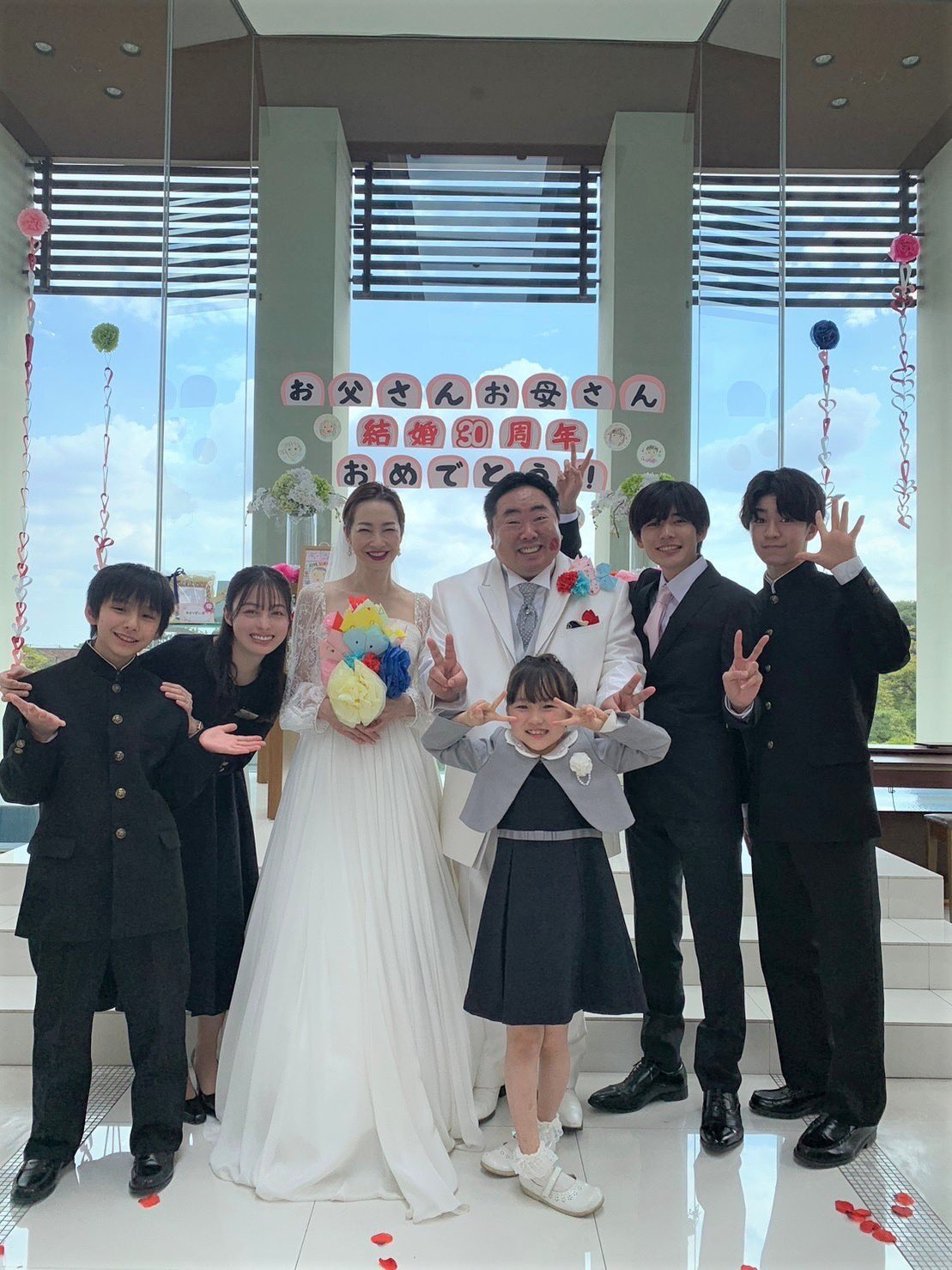 橋本環奈＆山田涼介が夫婦役「王様に捧ぐ薬指」新ビジュアル2枚公開、ジャニーズJr.2名の出演も決定 - 音楽ナタリ