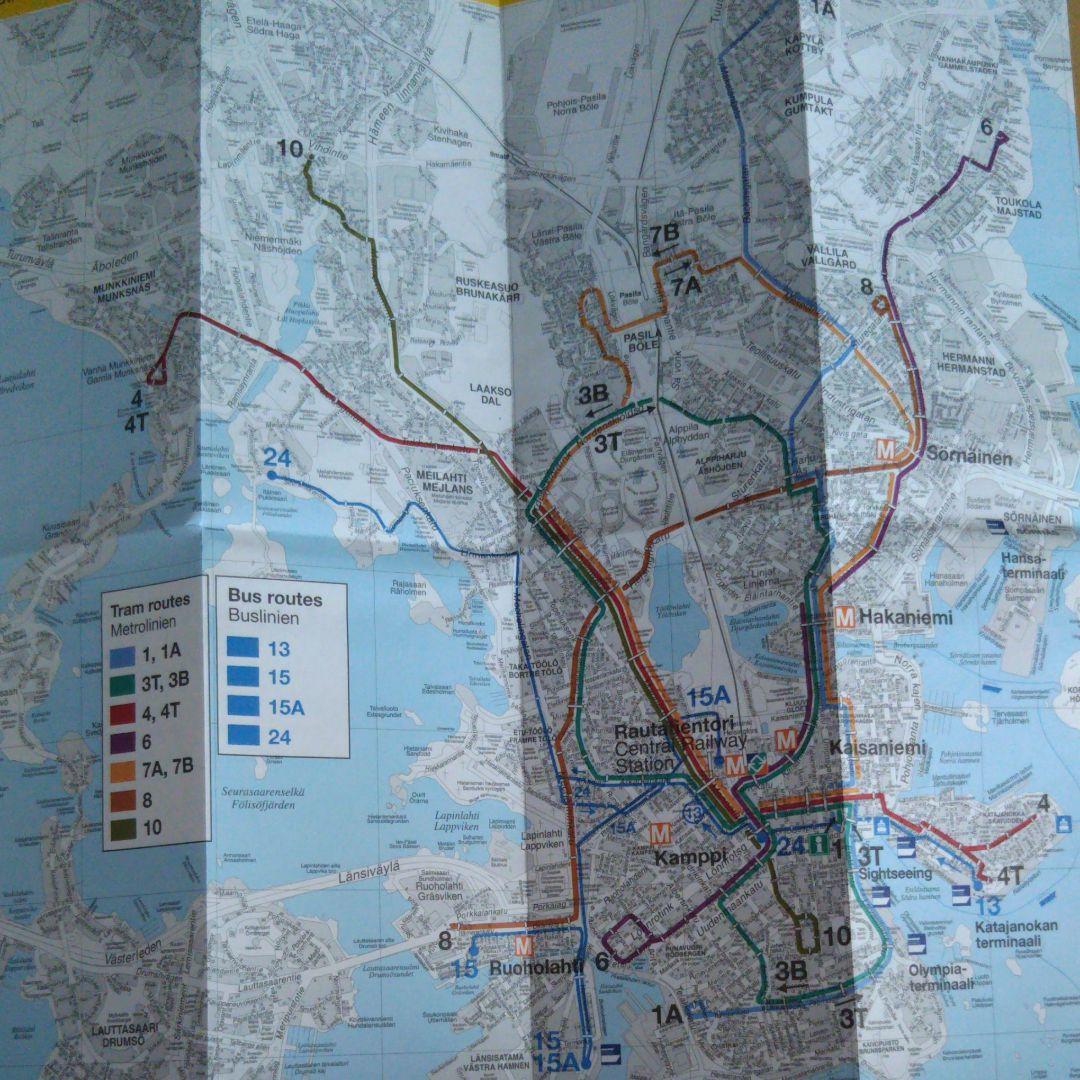赤いピンで世界地図にフィンランドの首都マーク・ヘルシンキ。都市または国の名前を限定フォーカスします。 EuropeRegion.travelとニュースイベントのコンセプト。写真素材2132428407Shutterstock