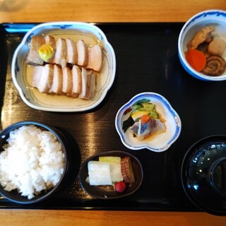 城ヶ崎海岸和食和食ごはんもつ煮定食伊東ランチ伊東グルメ 和山海料理宇賀神 0557-55-7722https:goo.gl maps