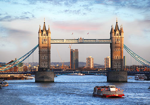 ハリー・ポッターに登場するロケ地13選。ホグワーツのモデルとなったお城も