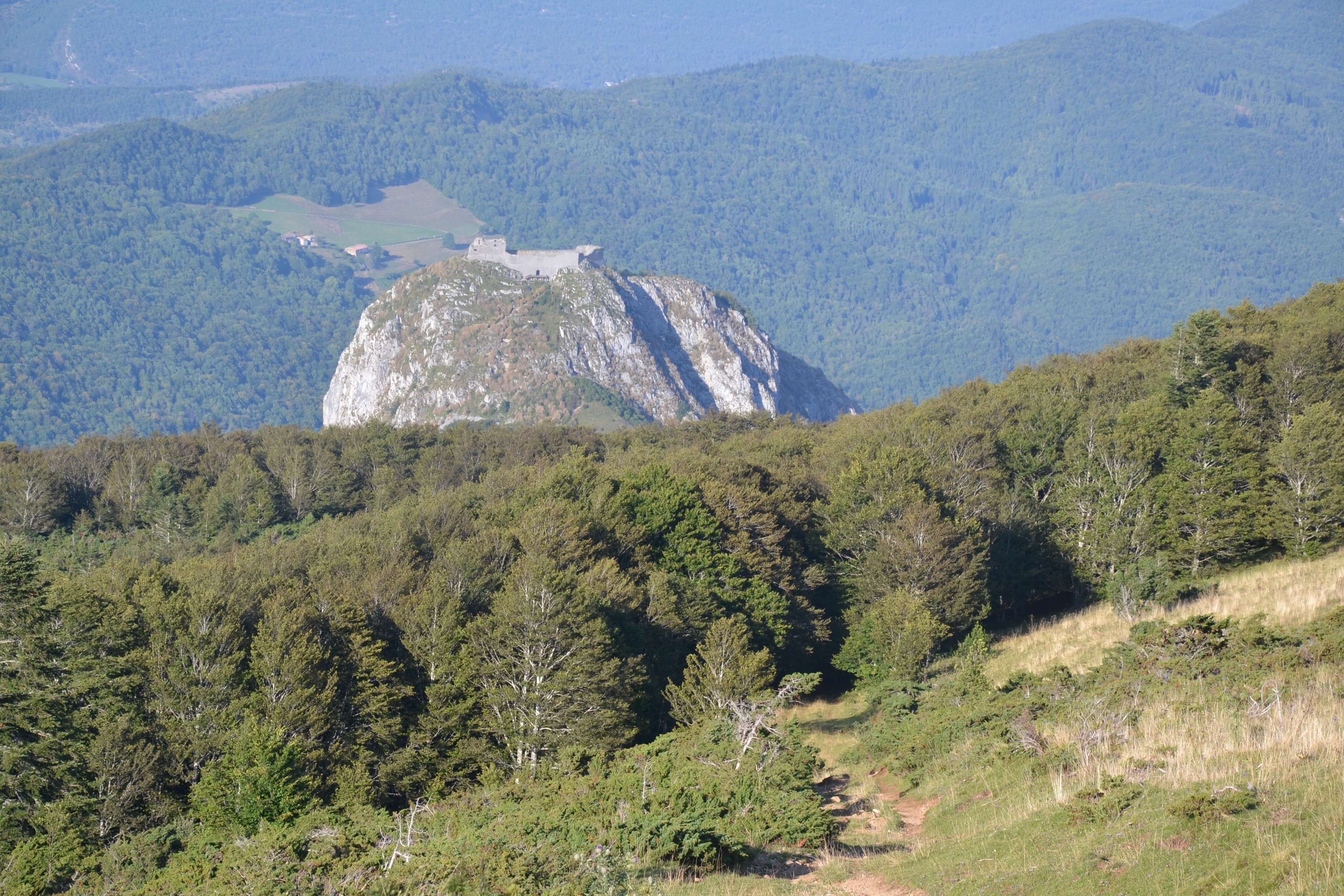 カタリ派最後の砦-モンセギュール城と遺された象徴愛と真実の翻訳ノート