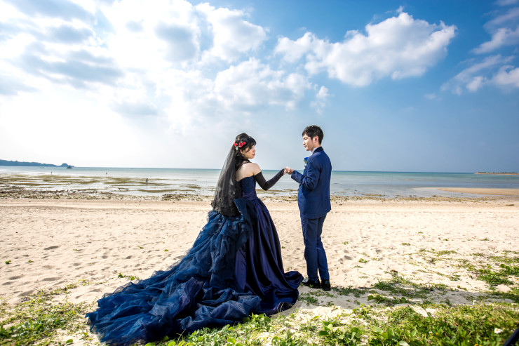 ビーチフォトで映えるドレスの選び方♪リゾートフォトのポイント！TUTUリゾートウエディング沖縄