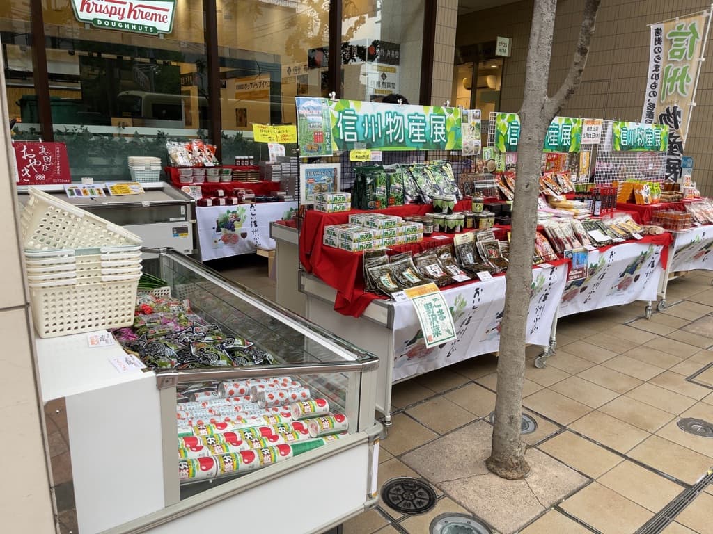 中野マルイ】1階 カレンダリウムF01【食物販】中野駅徒歩2分。店内入って正面の好立地。トラフィックも多い人気区画。スィーツ、お弁当やお惣菜などのポップアップに最適なスペースです。  |