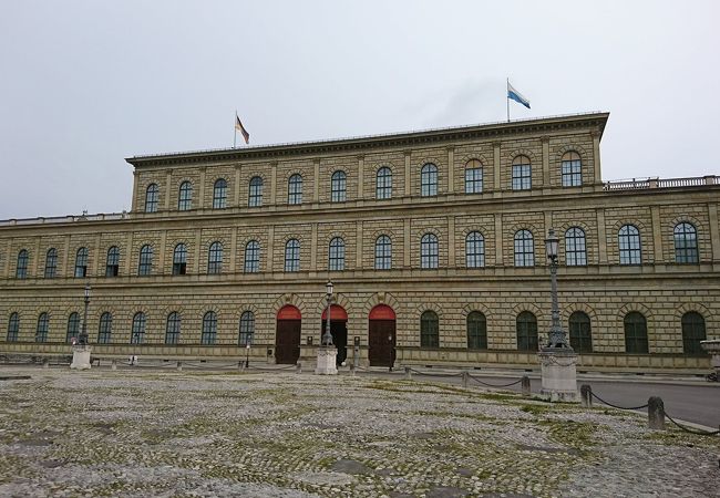 ミュンヘン・レジデンツ バイエルン王家のきらびやかな宮殿 500年以上にわたり増改築を重ねた広大な邸宅は圧巻外資系管理職パパの日常