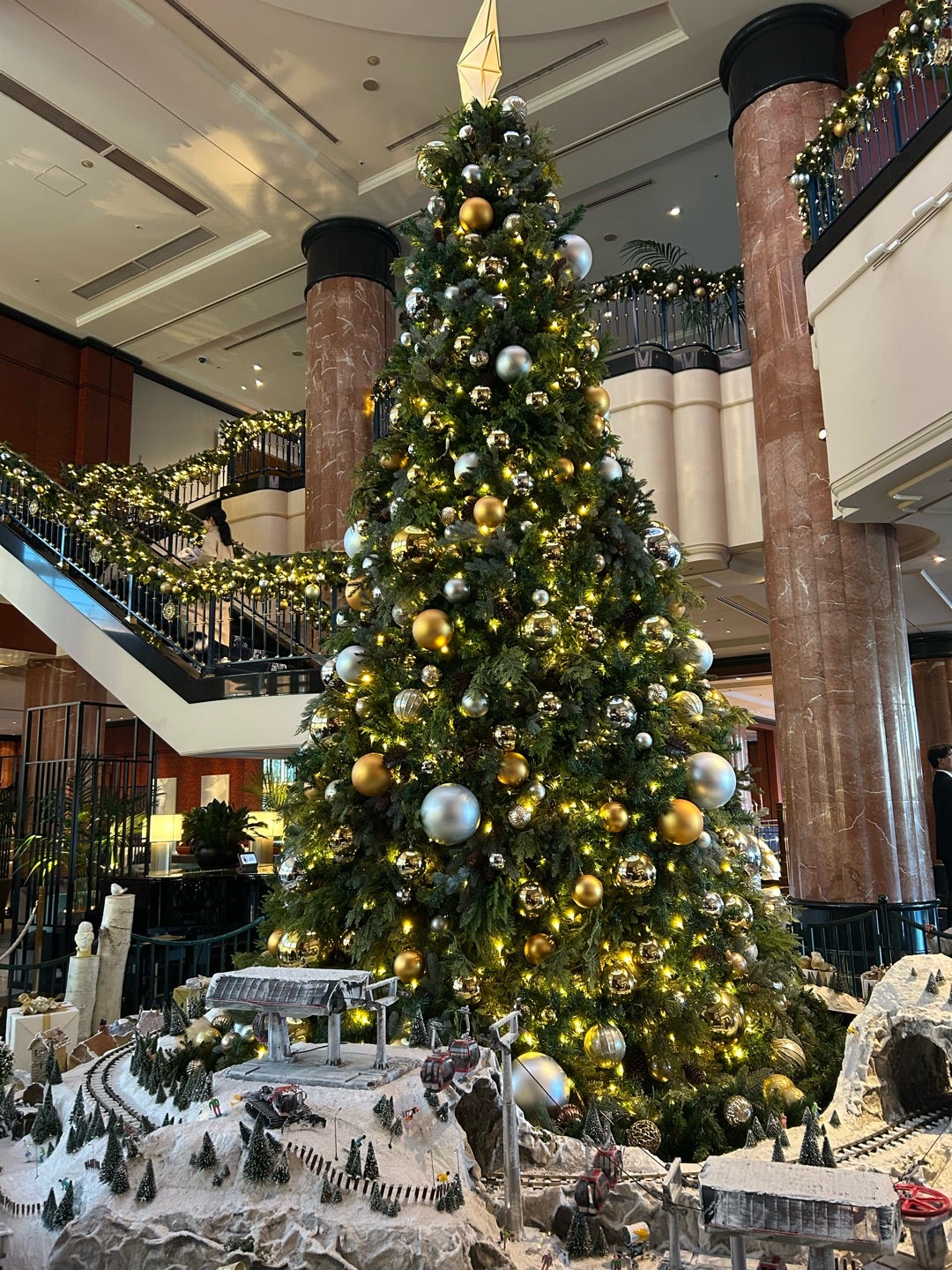 恵比寿ガーデンプレイス イルミネーション2014WORKS株式会社グリーンディスプレイ植物を用いてオフィスや商空間をグリーン溢れる空間にデザイン