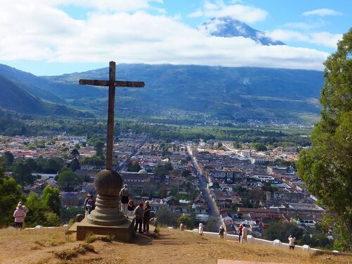 アンティグア・グアテマラ：グアテマラシティ発の午前ツアーGetYourGuide