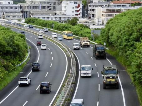 日本の高速道路が「先進国最悪の乗り心地」と言われるのはいったいなぜなのか？清水草一の道路ニュース- 自動車情報誌「ベストカー」