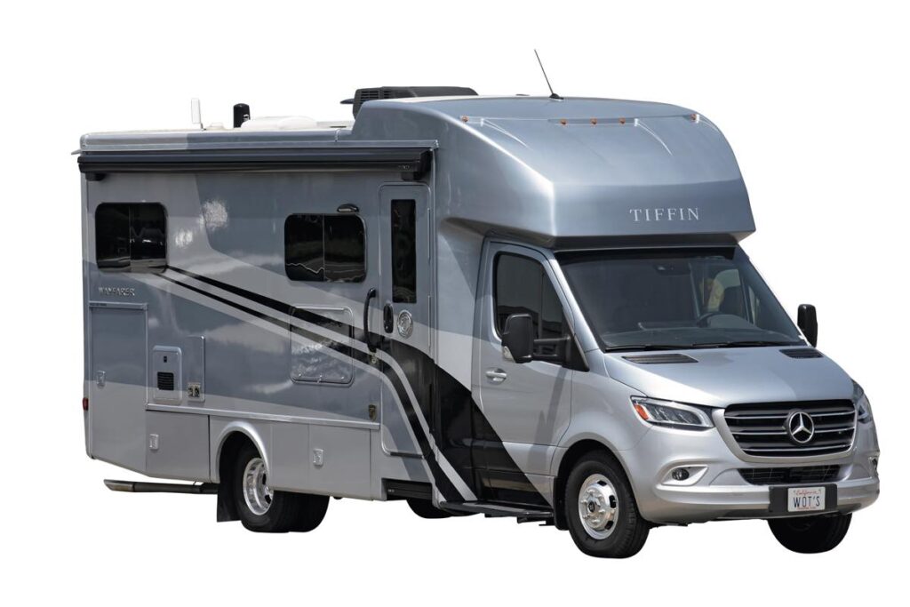 憧れのバスコンとは？ 究極のキャンピングカーの魅力に迫るキャンピングカーならCAM-CAR キャンカー