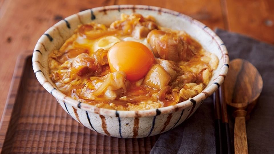 11/15 創業10周年を記念し「鼓道の親子丼プレミアム」を新発売 年間5万食以上を販売している関西ベスト3に選ばれた親子丼がさらに進化