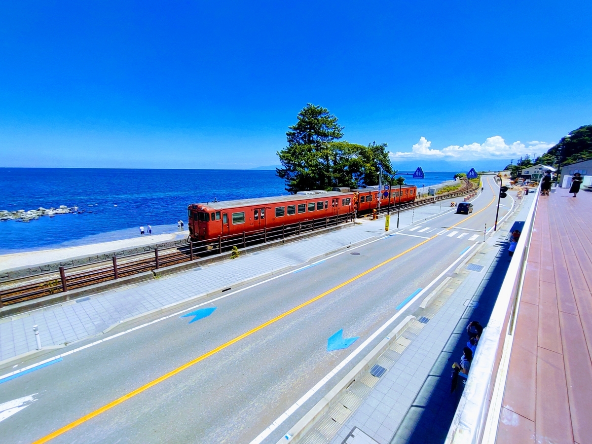 できたて道の駅 vol.06 富山県高岡市 道の駅雨晴遊んで食べて旅をする。道の駅の情報サイト –