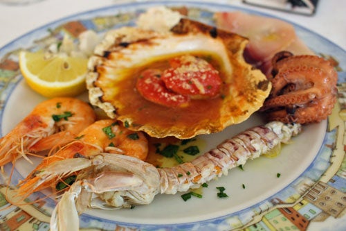 ブラーノ島の人気レストランで魚介ランチ旅すりゃ映画はもっと面白い、映画観りゃ旅はもっと面白い