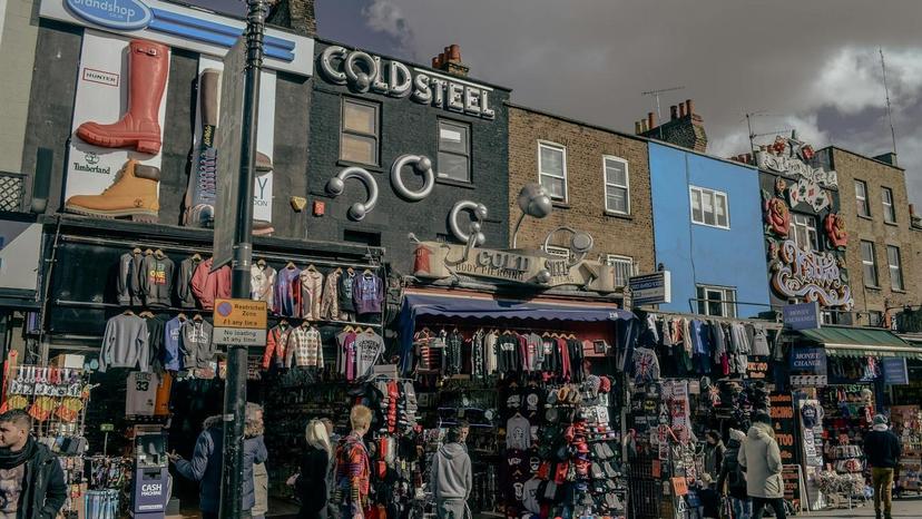 ロンドンのライブハウスでUKロックを聴く ロンドンで一番ロックな街カムデンにあるライブハウス２選ツギタビ