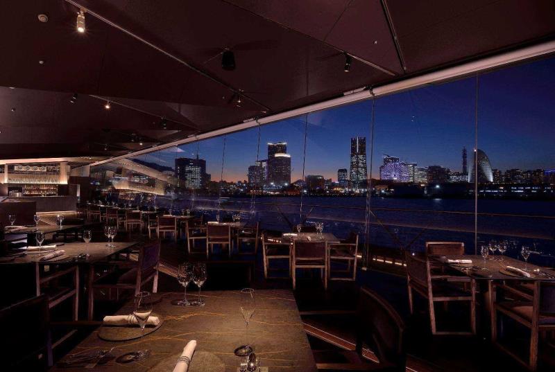 ♪夜景を観ながらのディナーはサイコーです♪ 横浜桜木町ワシントンホテルのブログ -