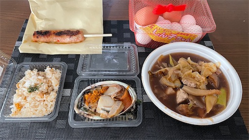 日曜朝のお楽しみ、八戸の「館鼻岸壁朝市」を徹底解説。効率よく回るポイントと、おすすめの朝ごはん。VISIT HACHINOHEVISITはちのへ観光物産サイト