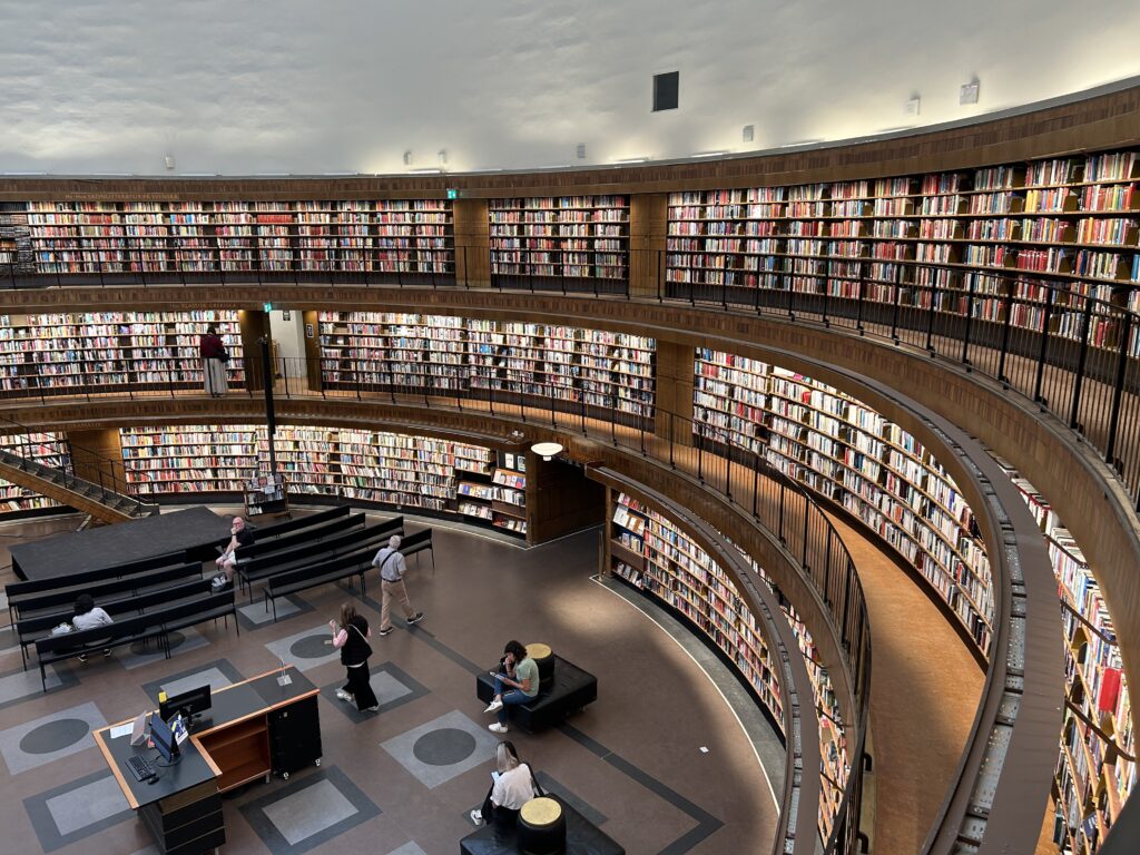世界の図書館 こんな図書館で過ごしてみたい! スウェーデン・マルメ市立図書館 Malmö stadsbibliotek-