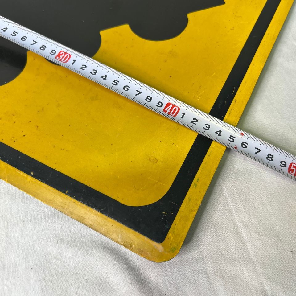 イラストポップの無料素材道路標識-踏切あり等の警戒標識