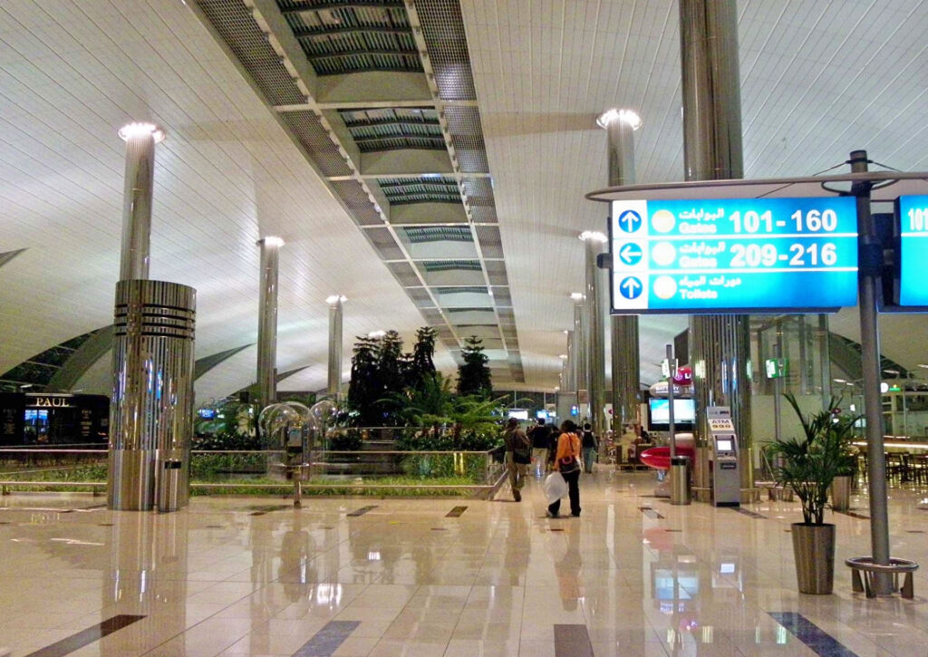 ドバイ国際空港で乗り継ぎの方へ‼️お洒落な木造船でのディナークルーズがついたお得なトランジットツアーが登場♪ドバイ観光情報局 DubaiLuxury World人気ホテル&レストラン