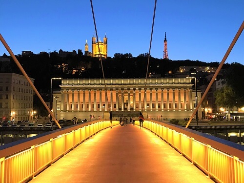 フランスはリヨンの繁華街の写真素材241914447- イメージマート