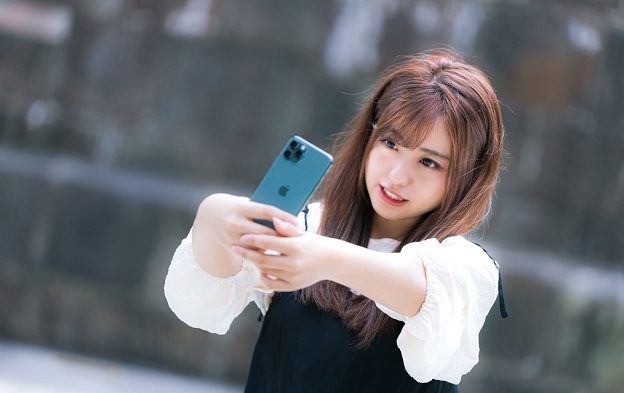 Amazon.co.jp: 健全添い寝リフレで裏オプションOKしまくり小悪魔JK 栄川乃亜 ムーディーズ