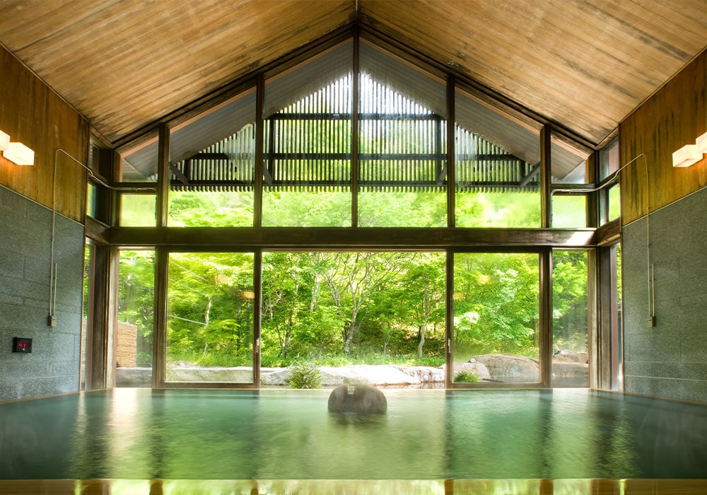 星のや軽井沢 氷上の特等席で大切な人と特別な時間を過ごす「星のや軽井沢星冴ゆる冬の記念日プラン」販売開始期間：2021年12月1日~2022年2月28日NEWSCAST