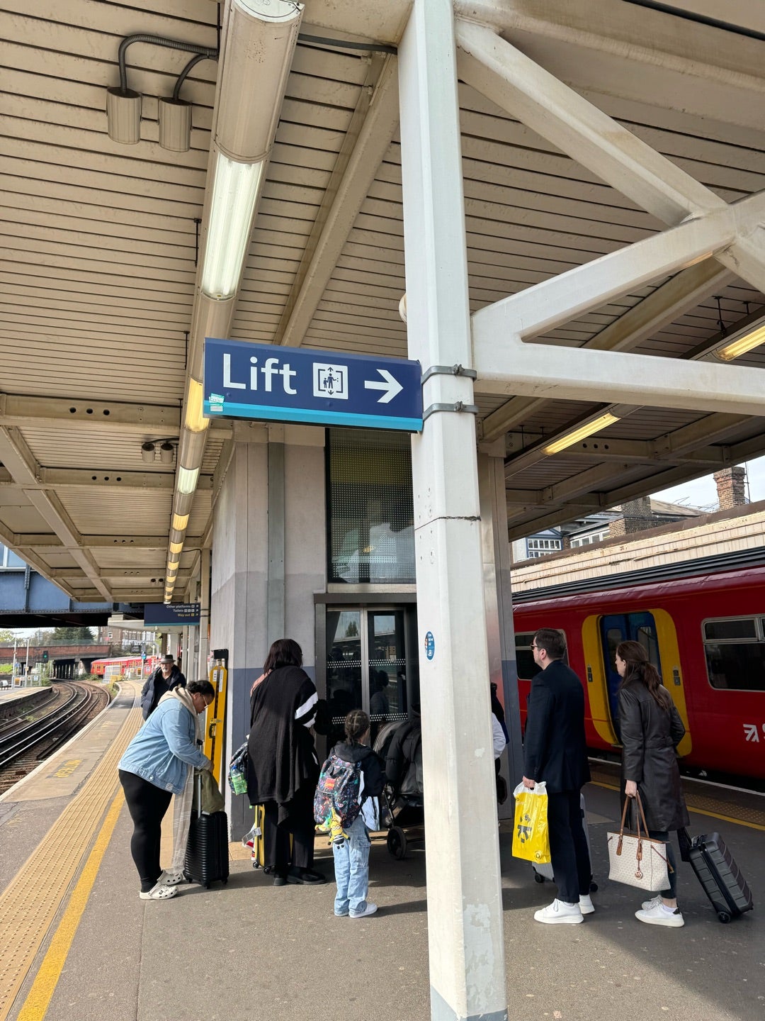 ヨーロッパ一人旅 2日目 乗り継ぎ ロンドン到着 大英博物館Rinon