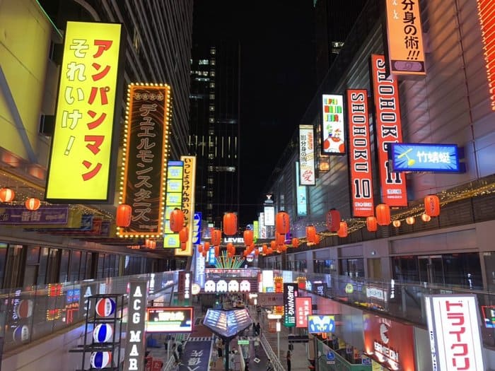 日本旅行 海外 公式'コルマールコルマールはフランスのアルザス地方に位置する美しい町で、色とりどりの木組みの家々や運河が特徴です。歴史的な建物や美術館も多く、特に「リトルヴェニス」と呼ばれる地区が人気です。09:00 頭の家 09:45