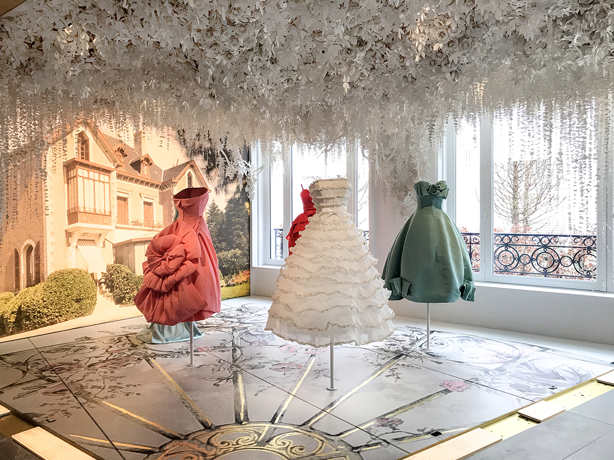 パリ1区☆アンジェリーナ本店でComme d'habitude 〜パリ・東京行ったり来たりblog〜ParismadameFIGARO.jp フィガロジャポン