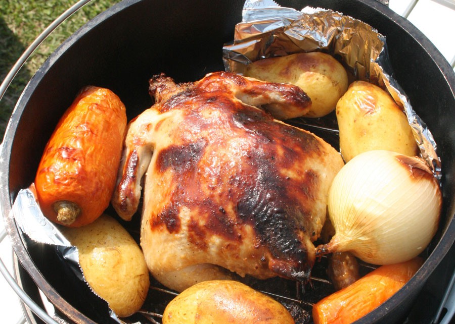 コラムクリスマスシーズンにピッタリのキャンプ飯「丸鶏ローストチキン」キャンプ ・アウトドアのレンタカー カーシェアなら