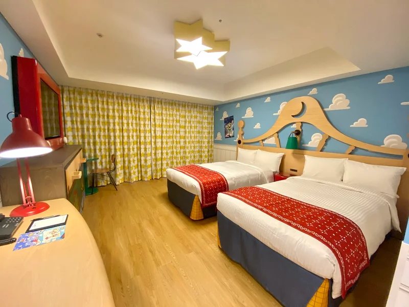 トイ・ストーリー』の世界に没頭！ アンディの部屋に泊まれるディズニーホテルMORE