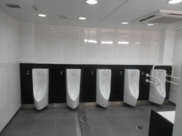 上野駅13番線トイレ - ニコニ・コモンズ