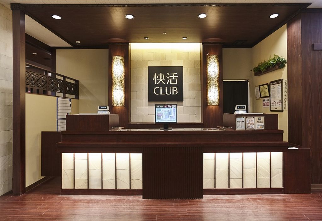 純喫茶の衝撃メニュー！『珈琲の店 デン』（鶯谷）で約1斤のグラパンと高さ約38cmのクリームソーダを食べてきた (2022年8月15日) - 