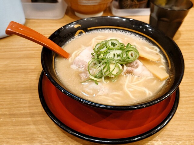 公式】豚旨うま屋ラーメン (@tonkokuumayaramen) • Instagram photos