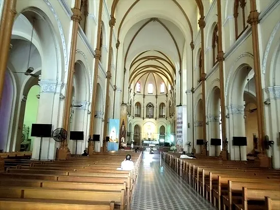 サイゴン大教会はホーチミン市を代表するネオゴシック様式の歴史的建造物 – ベトナムウォッチャ