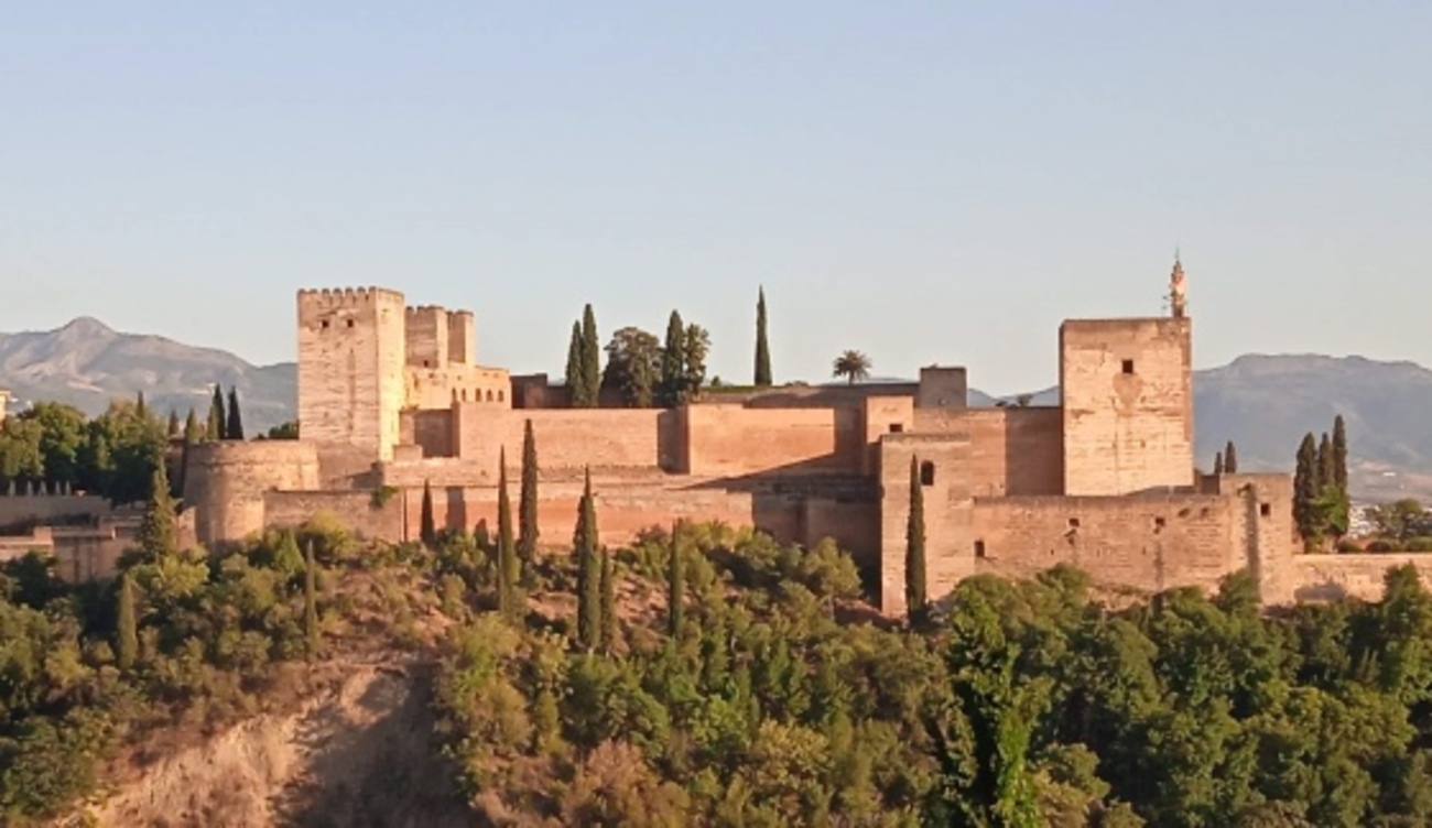 世界遺産アルハンブラ宮殿＆グラナダ観光 日帰りツアー ＜英語ガイド