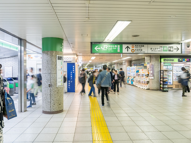 池袋駅 5・6番ホーム：山手線 内回り 改札・出口に近い乗車位置 -