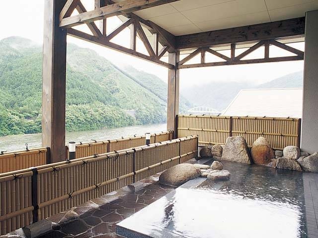 奈良 断崖絶壁の景勝地に佇む素敵な喫茶「瀞ホテル」って知ってる？キナリノ