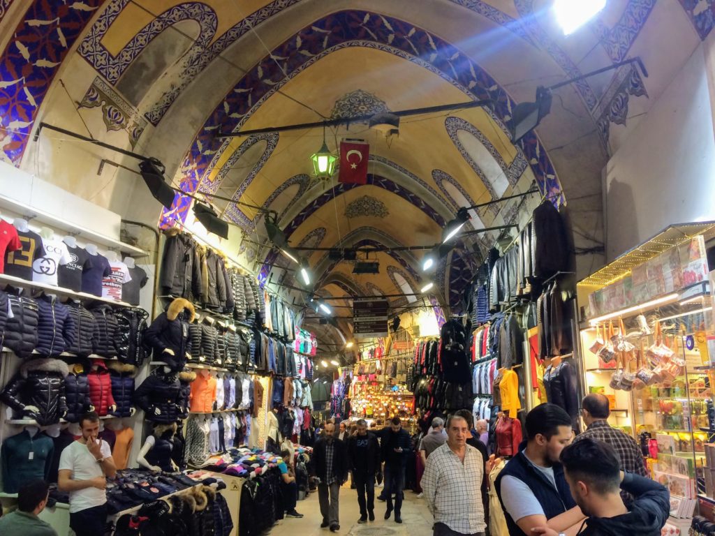 グランド バザール カパルチャルシュ-