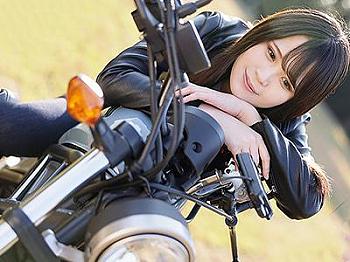 楽天ブックス: kawaii*発掘オファー 噂のバイク女子は超大量に潮吹きしちゃうまさかの敏感体質?!恍惚の絶頂汁ダダ漏らしAVデビュー 桃瀬真鈴 -