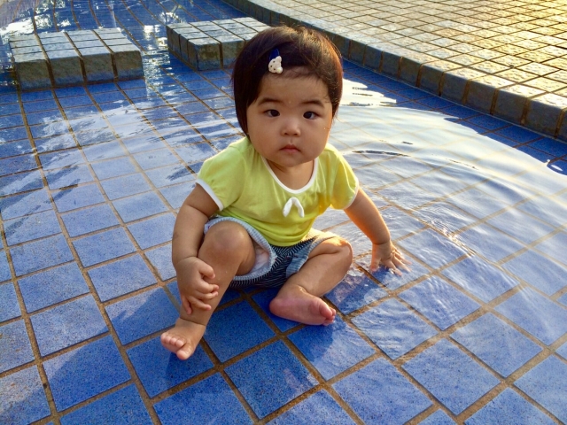 夏季限定の屋外プールではしゃぎまくり！子ども専用プールが嬉しい「鶴見緑地プール」ウォーカープラス